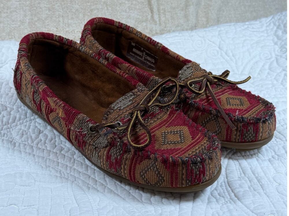 Minnetonka Womens 9 Red Tan Baja Southwest Aztec Tapestry Moccasin Loafers Shoes